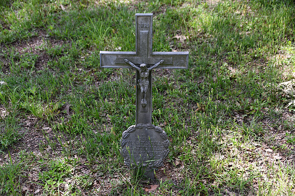 Metal Cross - 1910 - Robertson County 0001a