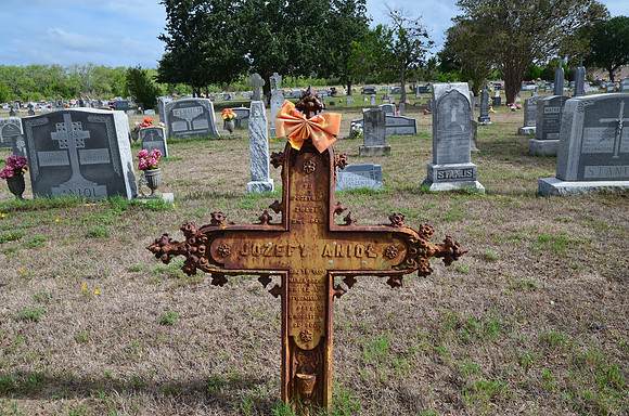 Metal Cross - 1913 - Bexar County 0002