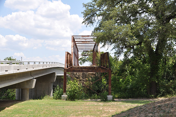 Clifton Whipple Truss Bridge 0001b