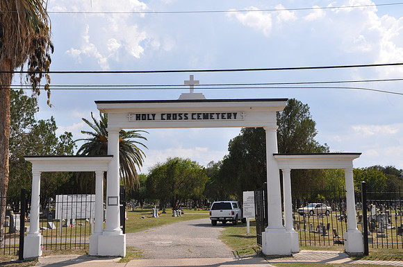 Holy Cross Cemetery