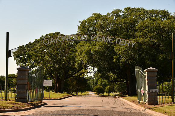 Oakwood Cemetery