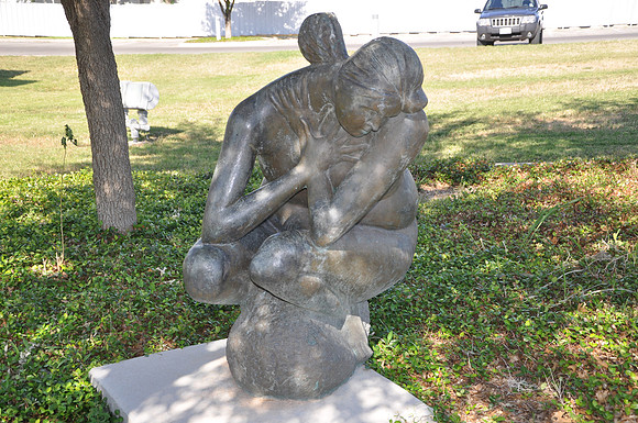 Figura Accoccolata 01