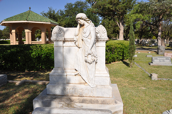 Cemetery Statue 01