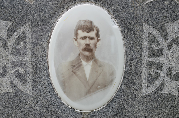 Carl Kallies Porcelain Memorial Photograph