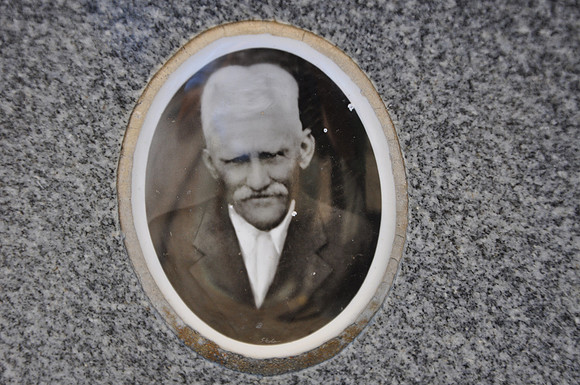 Junek, Charles