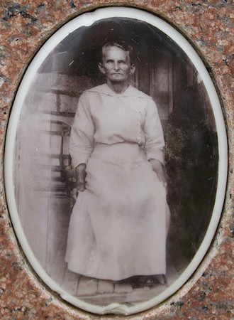 Kneupper, Mina
