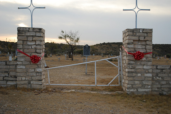 Cementerio Loma De La Cruz