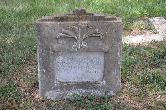 Unusual Gravestone - Gonzales County 0006