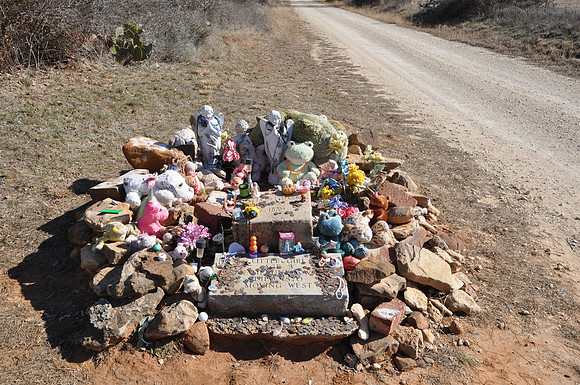 Penny Grave - Comanche County 0001a