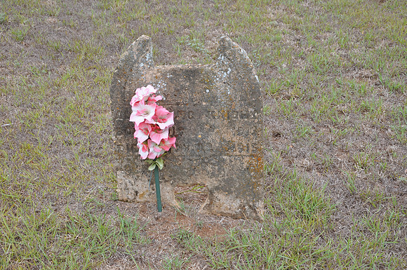 Unusual Gravestone - Guadalupe County 0003