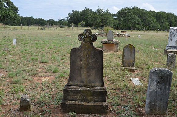 Unusual Gravestone - Mills County 0001