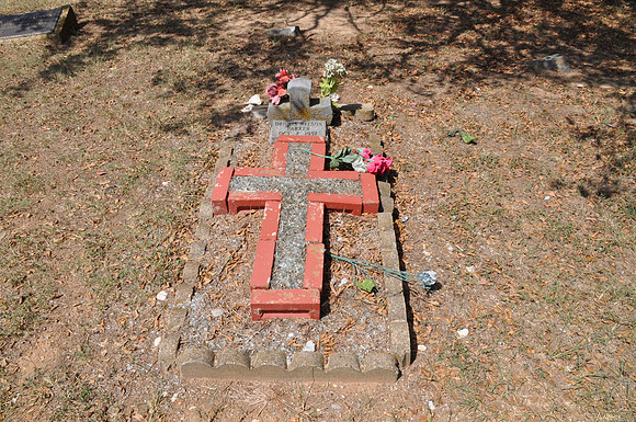 Unusual Gravestone - Falls County 0001 a