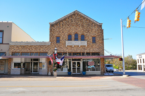 Pampell Opera House