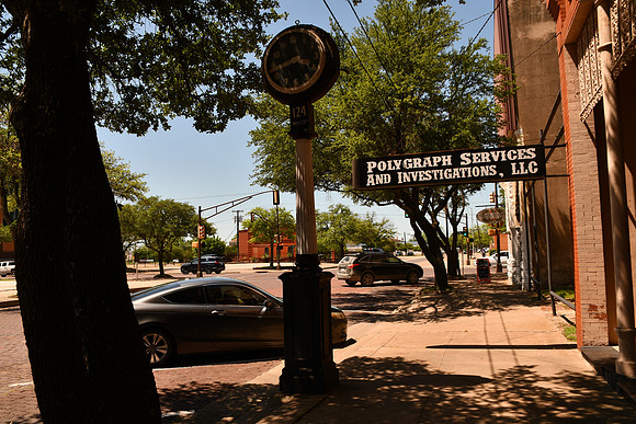 Street Clock - Navarro County 0001a