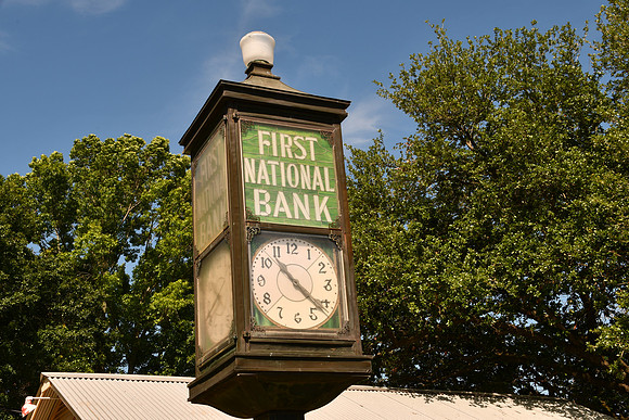 Street Clock - Navarro County 0002b