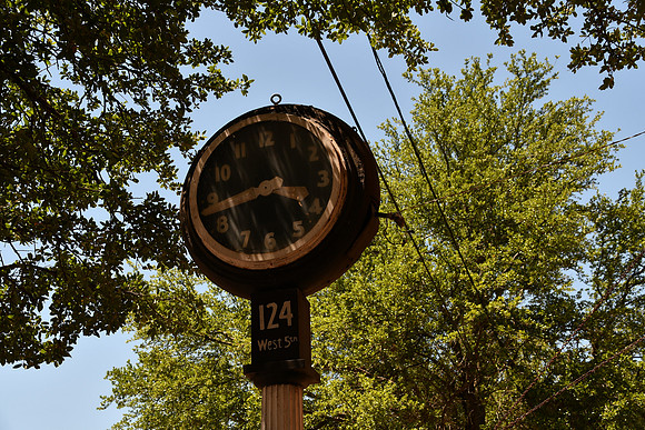 Street Clock - Navarro County 0001b