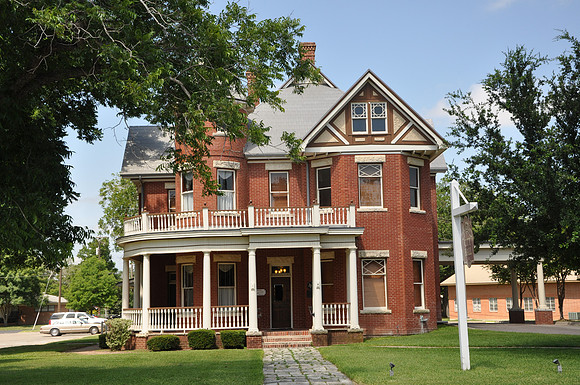 Dr. I. F. Nofsinger House