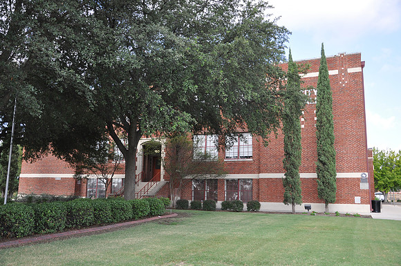 Avenue D School