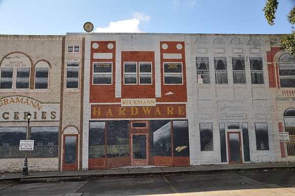 Victoria Bank & Trust Mural 0001e