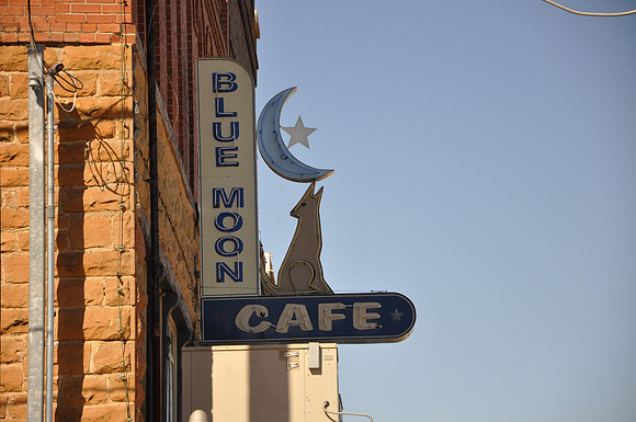 Blue Moon Café