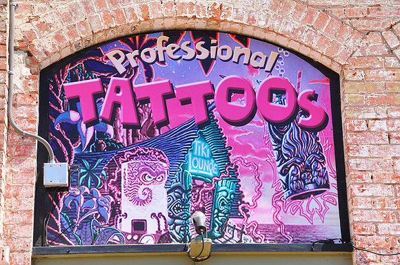Dave's Tiki Studios 0002