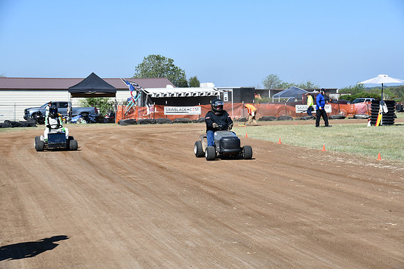 FSHE-0122 - Mower Racing 0122