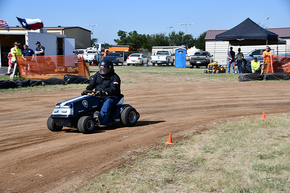 FSHE-0136 - Mower Racing 0136