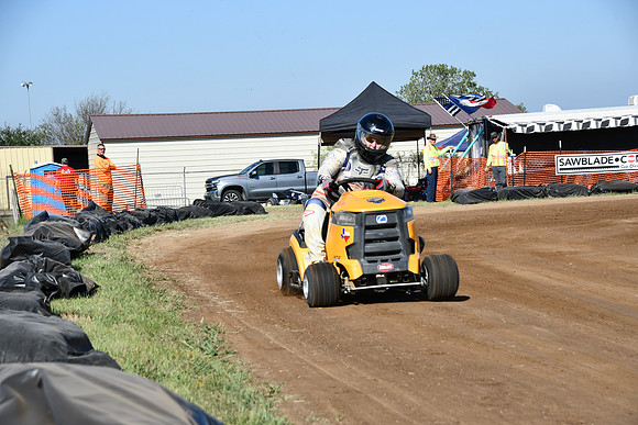 FSHE-0068 - Mower Racing 0068