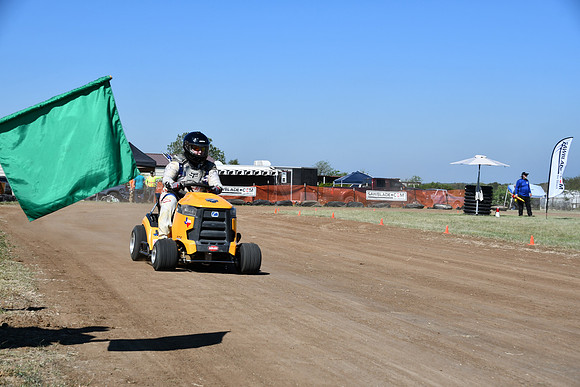 FSHE-0195 - Mower Racing 0195