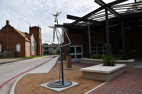Art Center Statue 0006