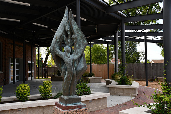 Art Center Statue 0005