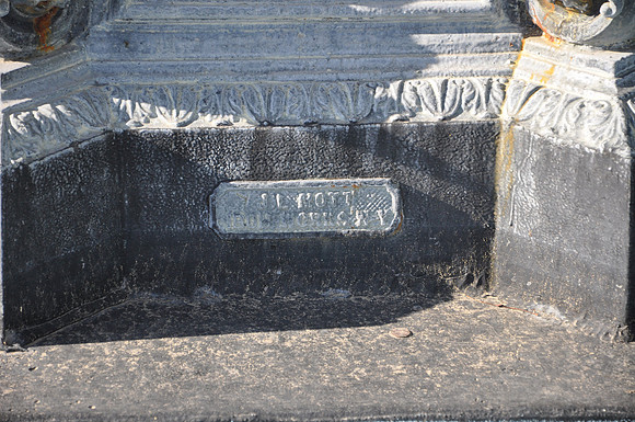 Cast Iron Fountain 02