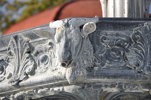 Cast Iron Fountain 04