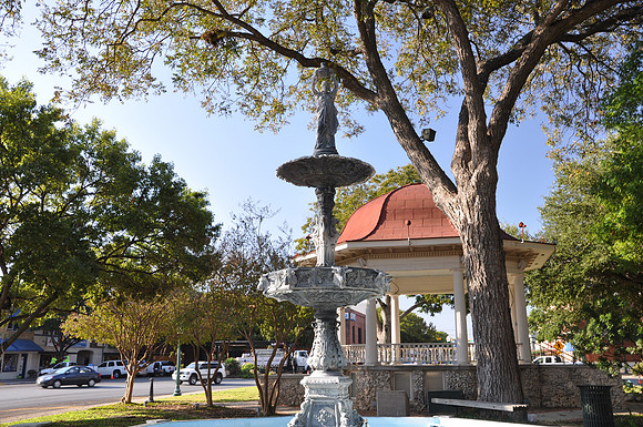 Cast Iron Fountain 01