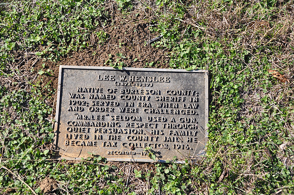 Lee W. Henslee