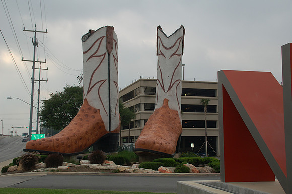 Biggest Cowboy Boots in the World 03