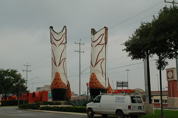 Biggest Cowboy Boots in the World 02