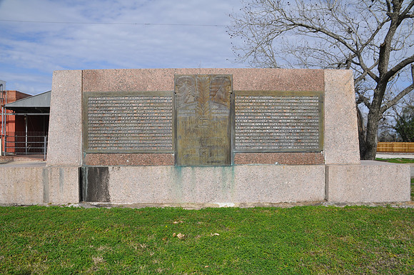 Victoria County Monument 0001a