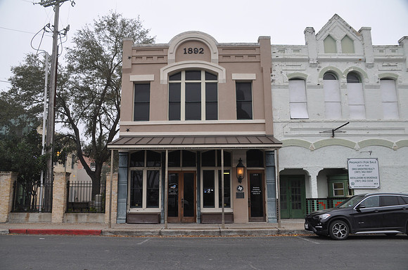 Thompson Building (First Brick Building on Square)