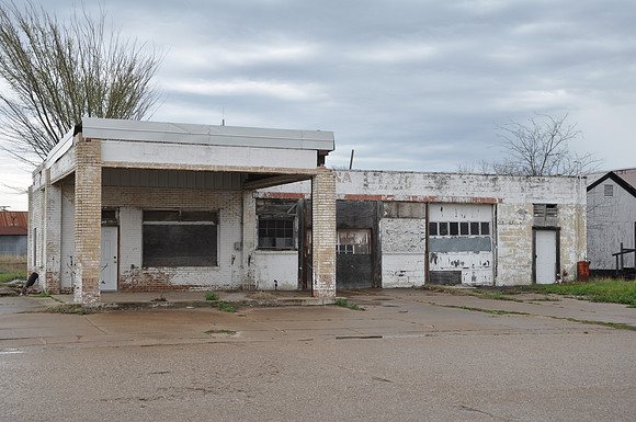 Old Gas Station - Falls County 0001