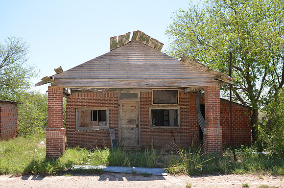 Old Gas Station - Coleman County 0001