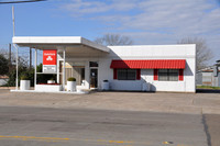 Old Gas Station - DeWitt County 0002