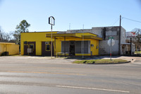 Old Gas Station - Burleson County 0001
