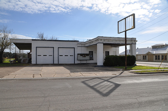 Old Gas Station - DeWitt County 0001