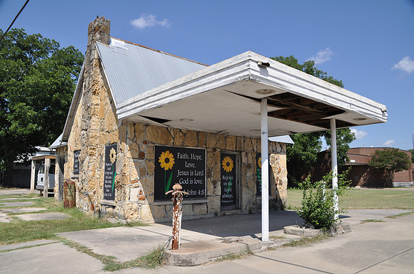 Old Gas Station - Bosque County 0002