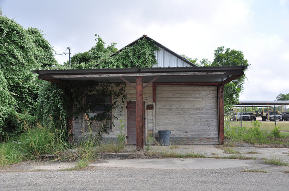 Old Gas Station - Goliad County 0001
