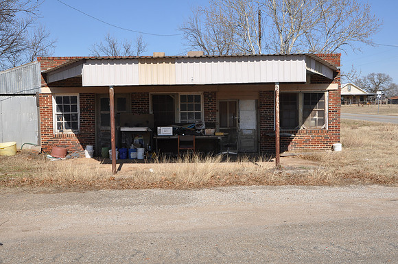 Old Gas Station - Comanche County 0002