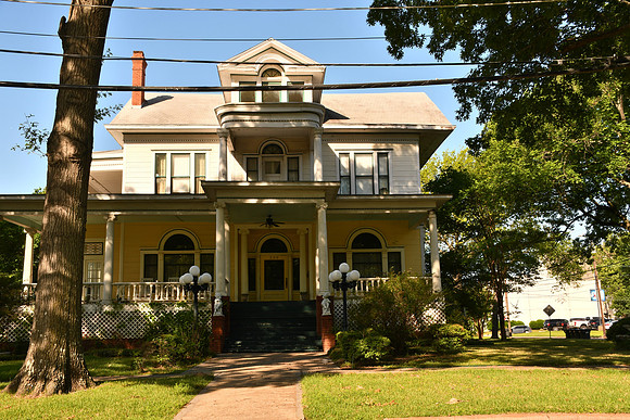 Scales-Fortson House