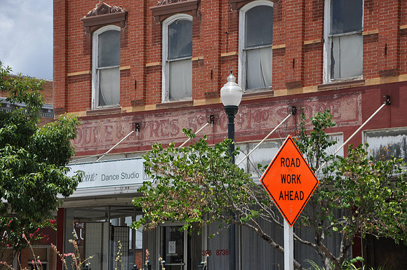Duke & Ayres 5¢ to $1.00 Store