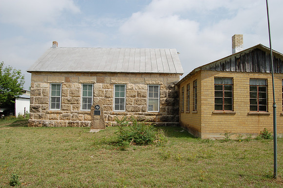 Luckenbach School